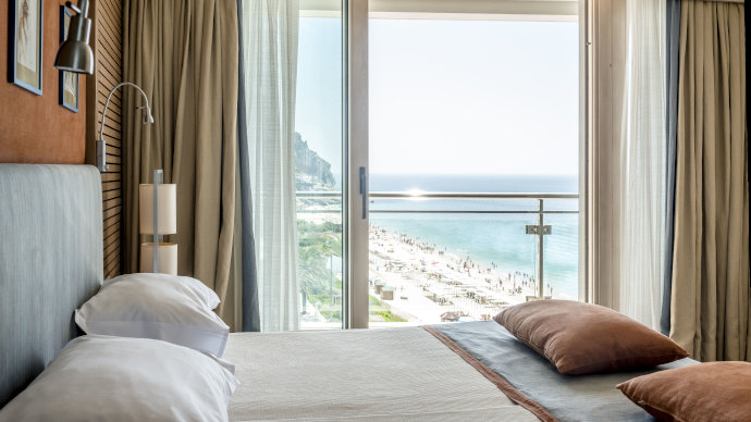 Sesimbra Oceanfront Hotel